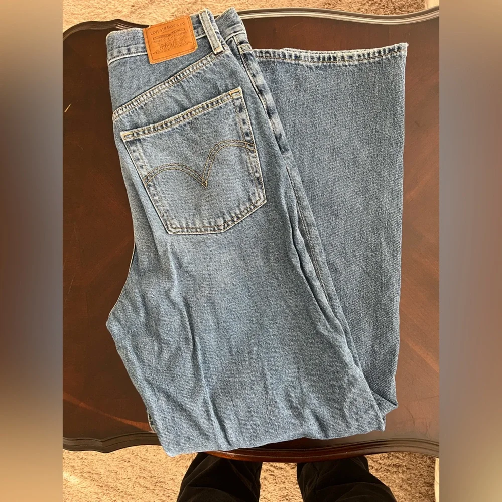 LEVIS HIGH RISE LOOSE FIT JEAN - Picture 3 of 4